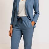 Mónica - Elegância Moderna em um Conjunto Confortável